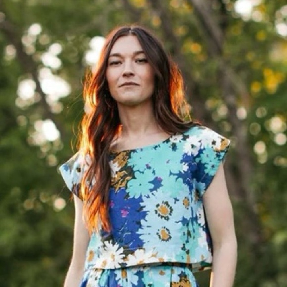 Liz Alig Claudia Floral Women's Top : Size Medium